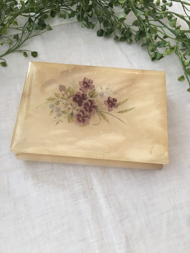 宝石箱のような大理石の小物入れ スミレ フランス雑貨chouchou