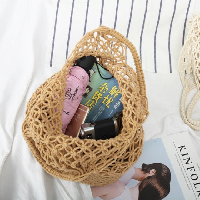 フェミニンなデザインの編みトートバッグ かごバッグ 可愛い お洒落 出かけ バッグトゥーザフューチャー