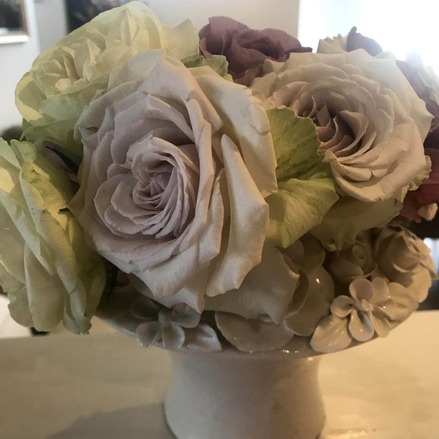 季節の花 アレンジメント ベージュxパープル ブルー系 Bloemen Van Sayori ブルムン ファン サヨリ