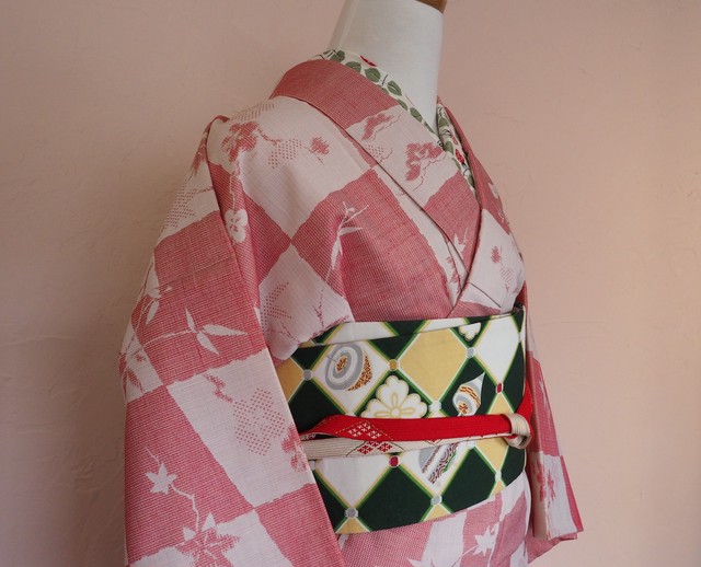 可愛い色合いの市松模様 シルクウール着物 Kimono Bito