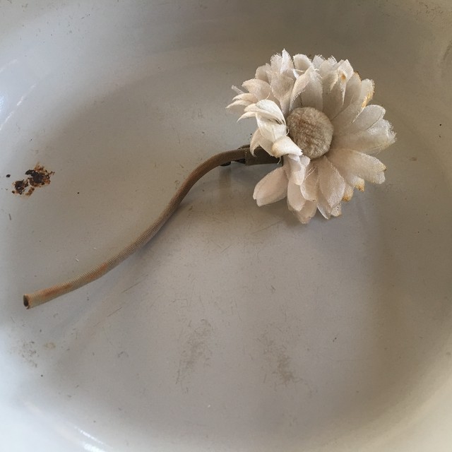 白い花一輪 Suｍire Bouquet 手染め 布花 コサージュ