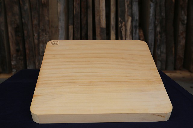 イチョウまな板 長男 長300mm 幅300mm 厚25mm 森永材木店