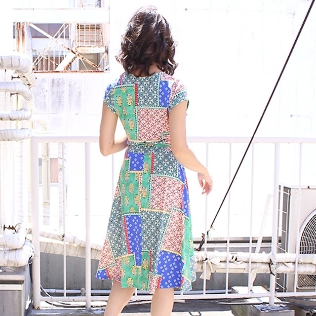 L Aインポート Cuteカラフルパッチワーク柄カシュクールジャージーワンピース 9plus