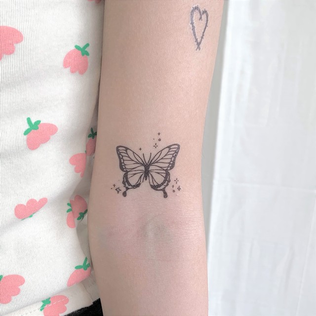 Rhiacces Butterfly Tattoo Sticker 正規品 韓国ブランド 韓国ファッション ステッカー Nb Bz0912 Bonz 韓国ブランド 代行