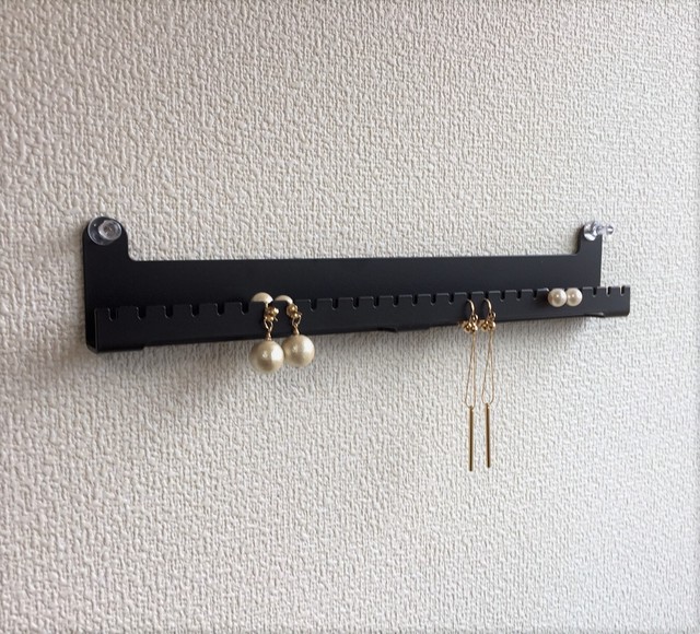 壁掛けアクセサリー簡単収納 ａーtype ピアス用 ブラック Craftec