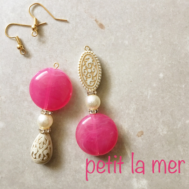 大ぶりピアス ピンク アンティークビーズ Petit La Mer