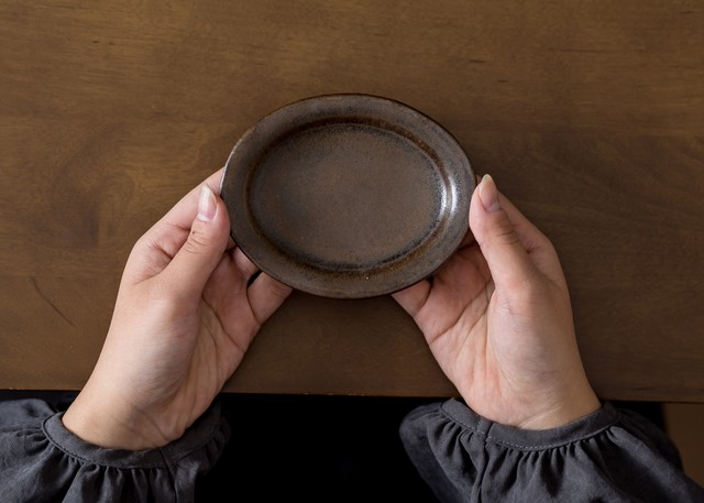 飴釉 オーバル豆皿(小皿・お茶請け皿・取り皿・醤油皿)/くるり窯