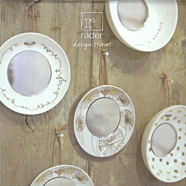 豆皿のような壁掛けミラー Rader