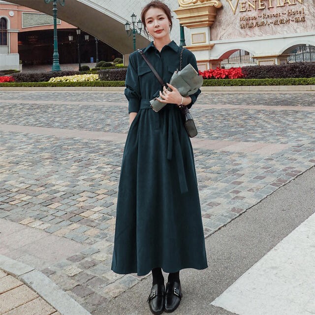 ロングワンピース レディース ロング丈 ウエストリボン シャツワンピース 長袖 マキシ丈 襟付き ａライン フレア 無地 シンプル おしゃれ 大人可愛い カジュアル フェミニン お出かけ デート 秋 冬 黒 Evergreen