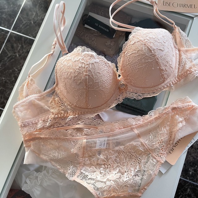 モールドパットブラ&タンガ LISE CHARMEL