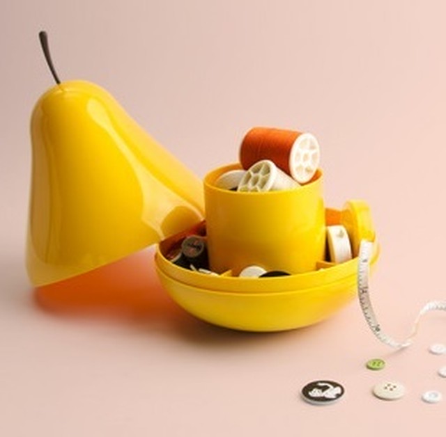 即納 小物入れ 洋ナシ型 ペンホルダー 収納 デスク 整理整頓 ダイニング リビング 子ども部屋 Abs グリーン イエロー かわいい キュート ギフト プレゼント Coloring Life