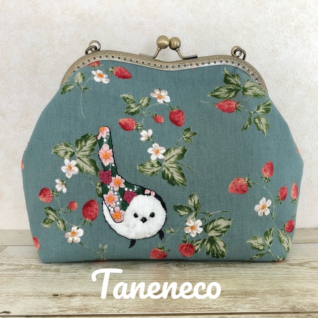Taneneco手刺繍作品 花風の妖精の女王シマエナガさん のがま口ポーチバッグ Taneneco Shop