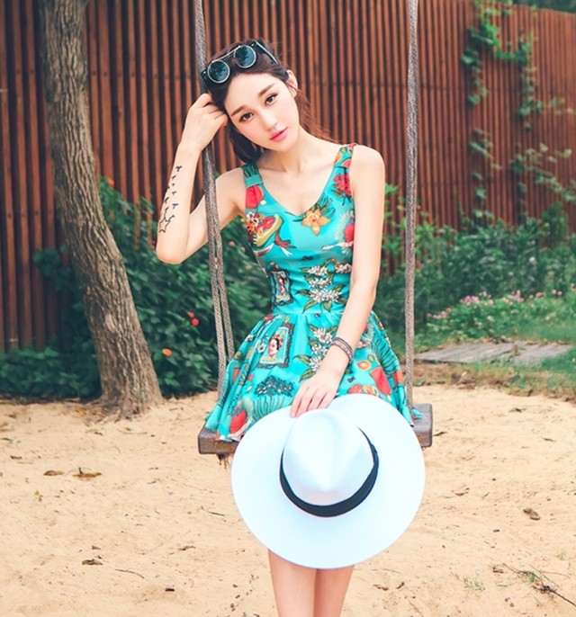 Z 175 水着 ワンピース 花柄 アンティーク 柄 バックレス セクシー レトロ フレア レディース 夏 K M Base