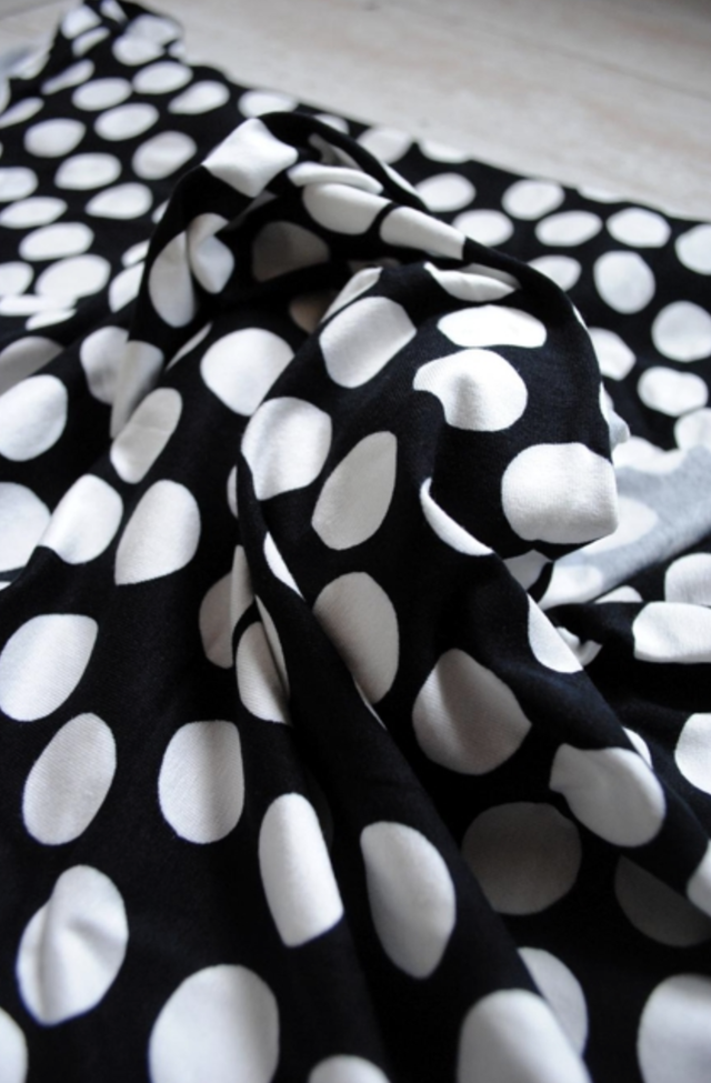 Marimekko Fabric For Product 147x130cm マリメッコ プロダクト用生地 ドット ジャコウネコのしっぽ