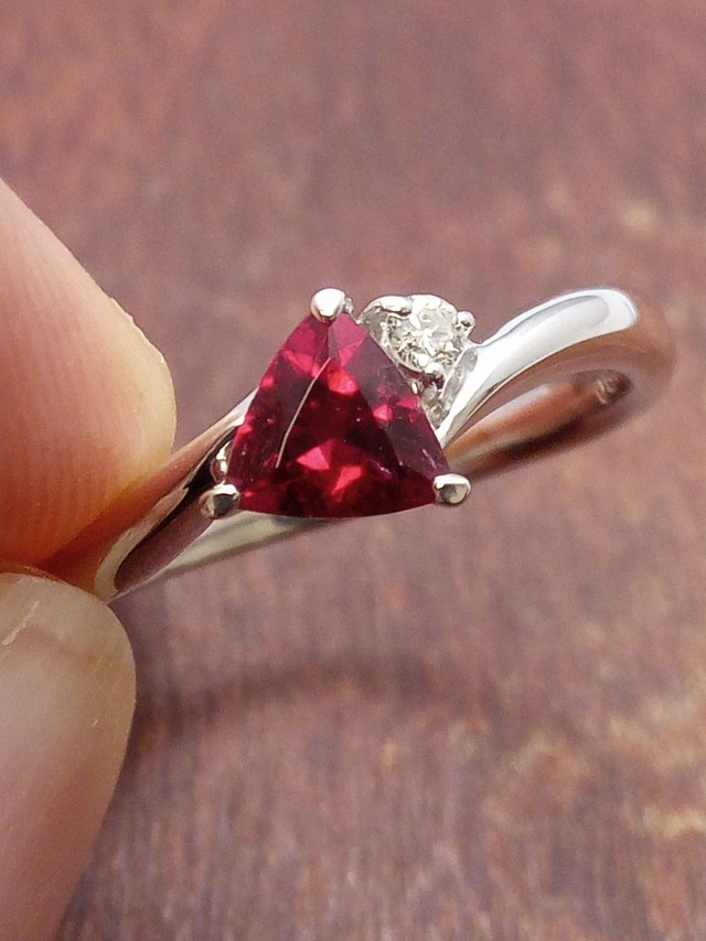 目の覚めるような赤 K18wgルベライトトルマリンリング 11 5号 Collectjewel