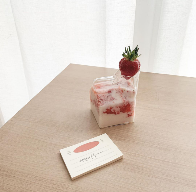 Milk 牛乳パック ミルク おしゃれ カフェ グラス Wanderlust Club 海外 雑貨 文具 クリエーターグッズセレクトショップ Milk 牛乳パック ミルク おしゃれ カフェ グラス Wanderlust Club 海外 雑貨 文具 クリエーターグッズセレクトショップ