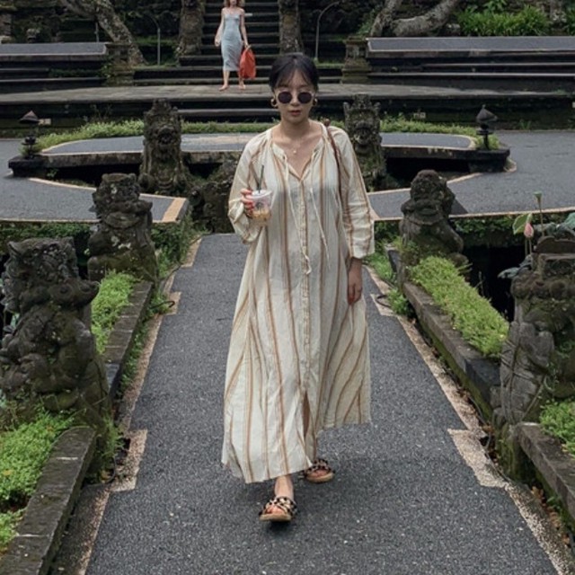 ゴム入り長袖がふんわりと 長い襟リボンや裾の切りっぱなし感がのんびりな大き目スプライト柄マキシ丈シャツワンピース Mahalore To All Ladies