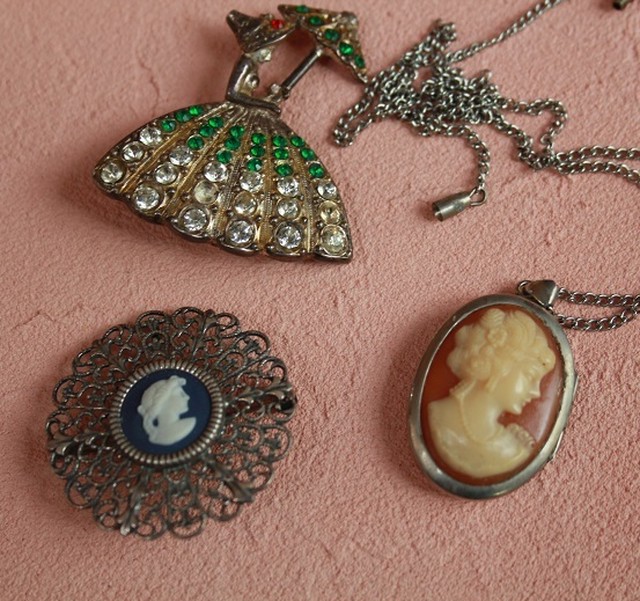 刺繍スタンド カラーモデル 4つの色からお好きな色を コーラルピンク ロココグリーン ナチュラルホワイト わびさびブラック 刺繍フープ スタンド 刺繍丸枠用スタンド 刺繍卓上スタンド エディ工房