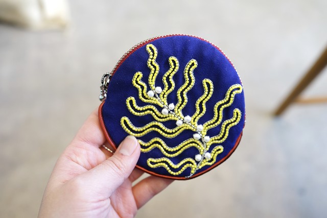 Round pouch-seaweed