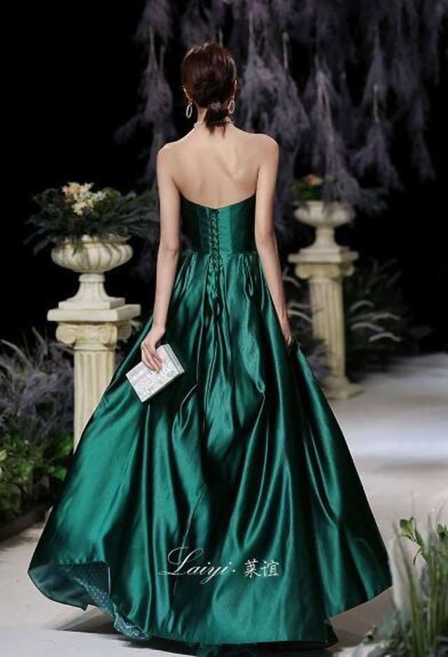 上品 パーティードレス 緑 ベアトップ スリット プリンセスライン ロングドレス クラシカル エレガント 音楽会 発表会など人前式 Cinderelladress