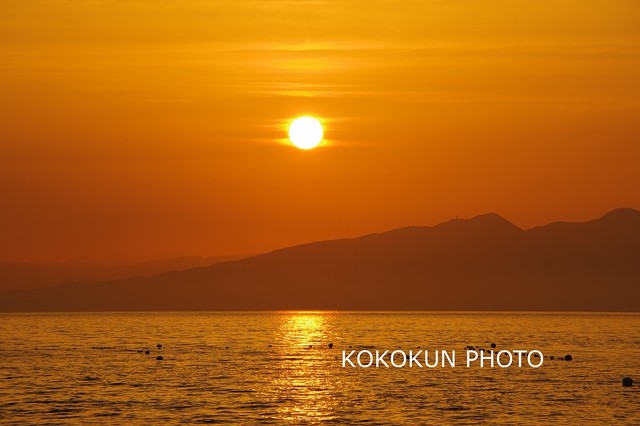 有明海の朝の風景 島影と朝日 Kokokunphoto