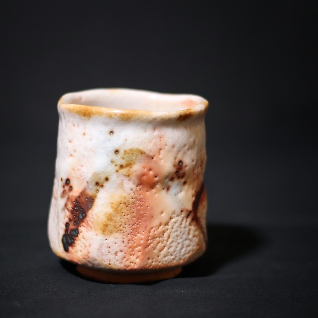 抽象画のような手作り湯呑み ピンクホワイト系 陶器 コップ カップ 和食器 古着屋 Sputonic