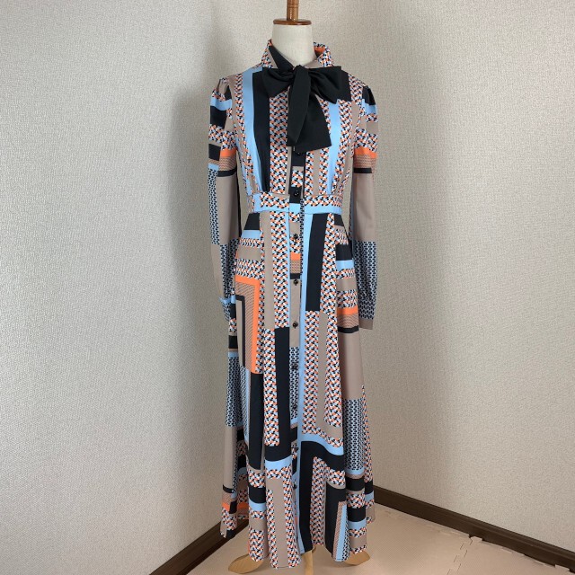 予約販売 結婚式 ワンピース パーティードレス S M L Xl リボン フォーマル 上品 レトロ 幾何学模様 ブロック柄 Aライン シャツワンピ オシャレ マルチカラー 長袖 マキシ丈 膝下丈 お呼ばれ Favoritdress