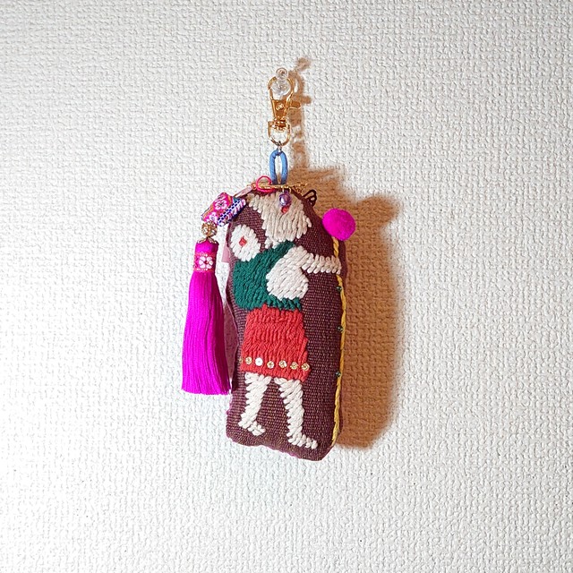 チャーム Timo Co 作品 ハンドメイド ゆる動物 人間の刺繍 マスコット キーホルダー や バッグチャーム に シェール Chere Art Craft Atelier