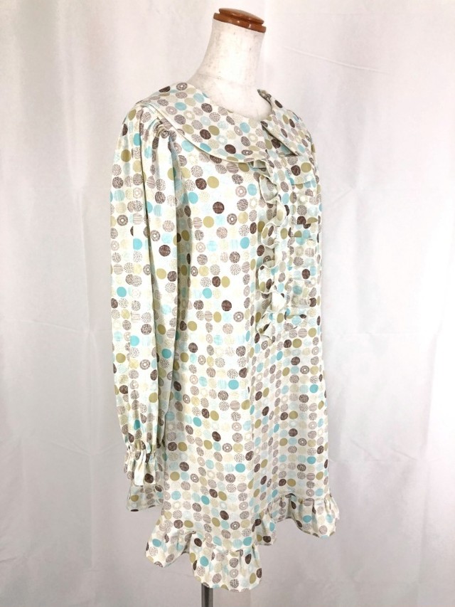 前立て風フリルと北欧風サークル柄が作る可愛いハイブランド風スタイル 美シルエットのモードな長袖丸襟ミニワンピース 一点もの コットン100 手作り ローウエスト パフスリーブ 裾フリル 高級感 可愛い 通勤 通学 パーティー 丸襟ワンピース専門店 アーデルハイド