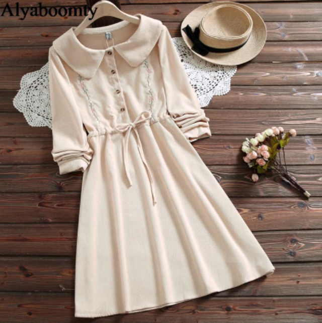 森ガール ワンピース 杏色 花の刺繍 レースアップ 春秋 ショート丈 長袖 丸襟 アプリコット Cinderella Story