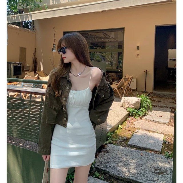 volume bust white dress