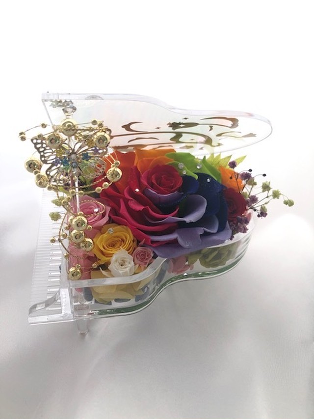 プリザーブドフラワー グランドピアノシリーズ レインボーローズの奏でる躍動感溢れるメロディー 世都華