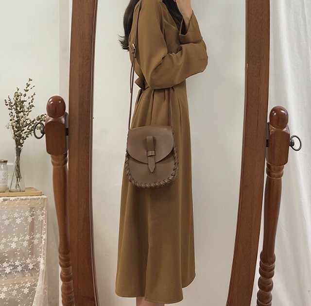 ワントーンコーデ ブラウンカラー バックリボン ハイウエスト ウエストマーク ワンピース 秋冬ワンピ ワンピース 秋 ロングワンピース フェミニン きれいめ ガーリー カジュアル クラシカル 韓国 オルチャン 韓国ファッション 新作 秋冬 秋 冬 Om 392 Musubi Me 韓国