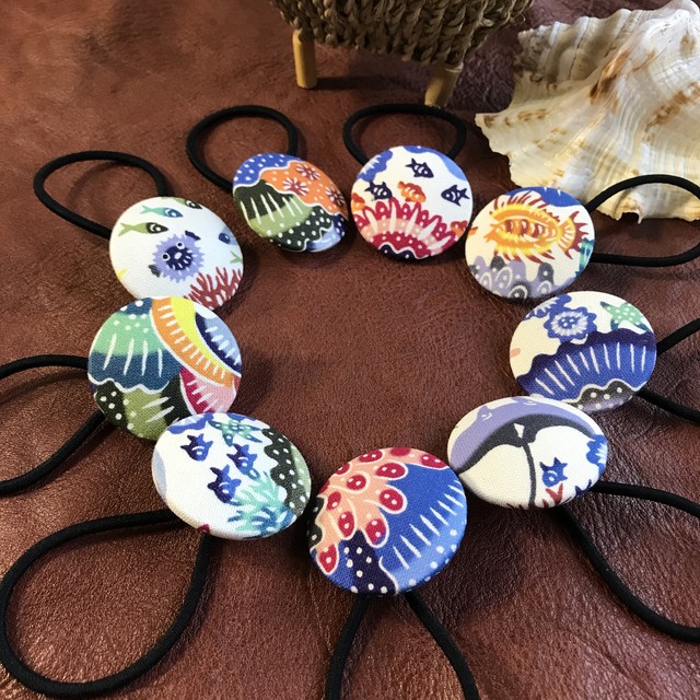 くるみボタンのヘアゴム 38mm 紅型デザイン 沖縄の珊瑚礁 Gruppo 石垣島 気仙沼