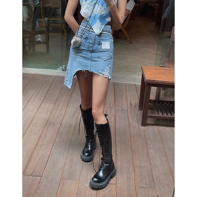 side damage denim skirt