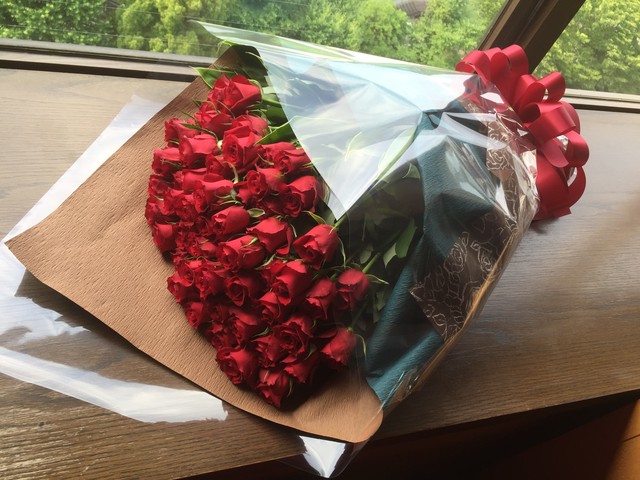 高品質赤バラ花束60本 花空間なでしこ