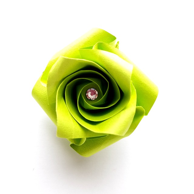 折り紙のバラブローチ 色名 黄緑 Rbi Flower Art ラビフラワーアート