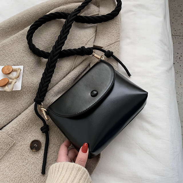 秋のおしゃれアイテム ショルダーバッグ ミニサイズ ミニバッグ カジュアル レトロ レディース シンプル デート 韓国 お出かけ ショッピング Ptnym3296 Shop Suba
