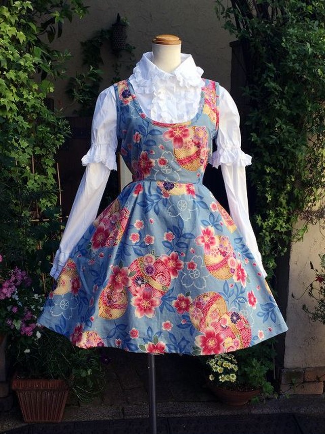 フリルによく合う水色和柄ワンピース Riflleshuffl