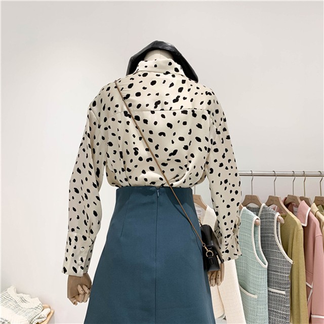 ブラウス シャツ トップス レディース 水玉 ドット柄 襟有り フロントボタン ランタンスリーブ ポロ襟 秋冬 レトロ 大人可愛い デート お出かけ デイリー 代 Like Fashion プラス ブラウス シャツ トップス レディース 水玉 ドット柄 襟有り フロントボタン ランタンスリーブ ポロ襟 秋冬 レトロ 大人可愛い デート お出かけ デイリー 代 Like Fashion プラス