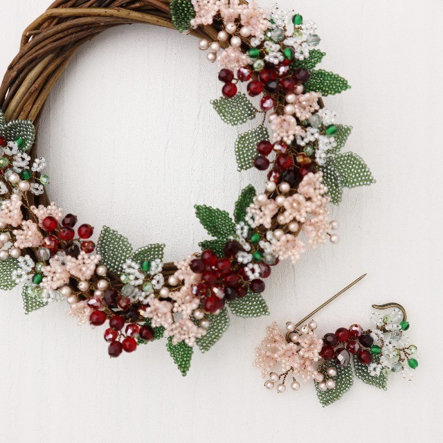 ビーズフラワーのブローチ レトロピンク ハンドメイドのコスチュームジュエリーtinytany タイニータニー