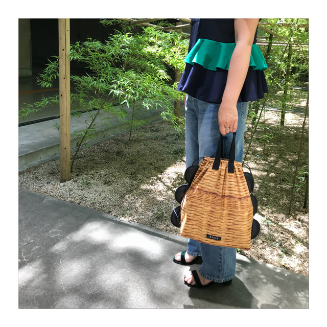 送料無料5000円 スカラップ巾着バッグ かご柄 カモフラ柄ｌサイズ 持ち手あり Brun