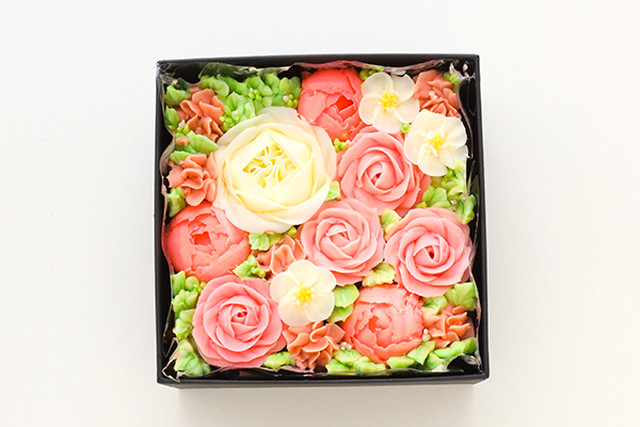 Romantic Pink ボックスフラワーケーキ Flower Picnic Cafe Hakodate