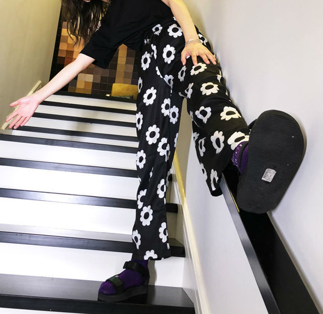 ハイウエスト シフォンパンツ ワイドパンツ ひまわり柄 黒 レディース Aeka Clothet