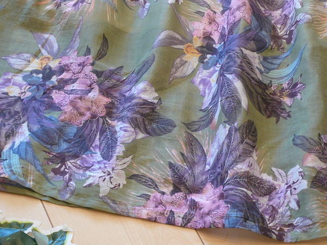 新品 4849 L インド綿100 大きな花柄 ワンピース 黄緑系 シャーリング 裏地あり 大人の夏スタイル 5 16 Enjoy Clothes