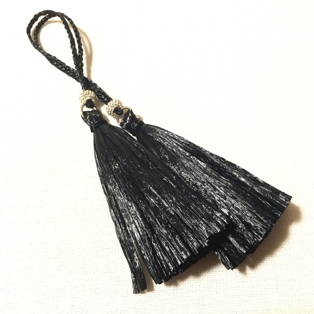 キラキラトートバッグ ｓｈａｎｔｉ ブラック タッセルチャーム付 クルーズ インターナショナル Crews Theshop