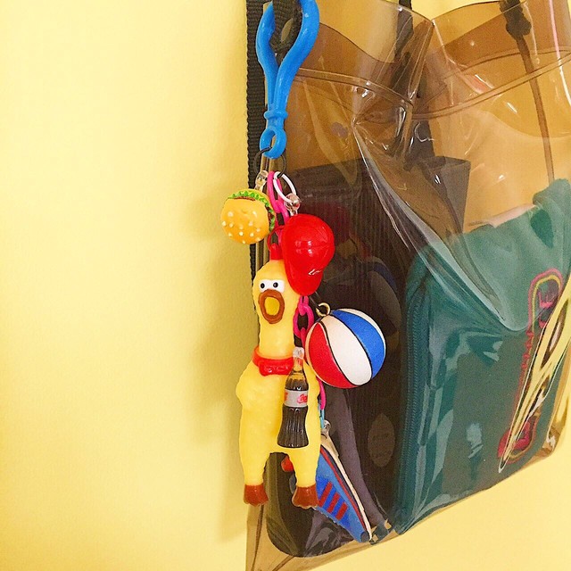 びっくりチキンアメリカンキーホルダー Cheeky Original