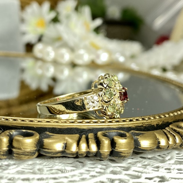 イギリスヴィンテージリング ルビー グリーンサファイア ダイヤモンド デイジーリング アンティークジュエリー Daisyring