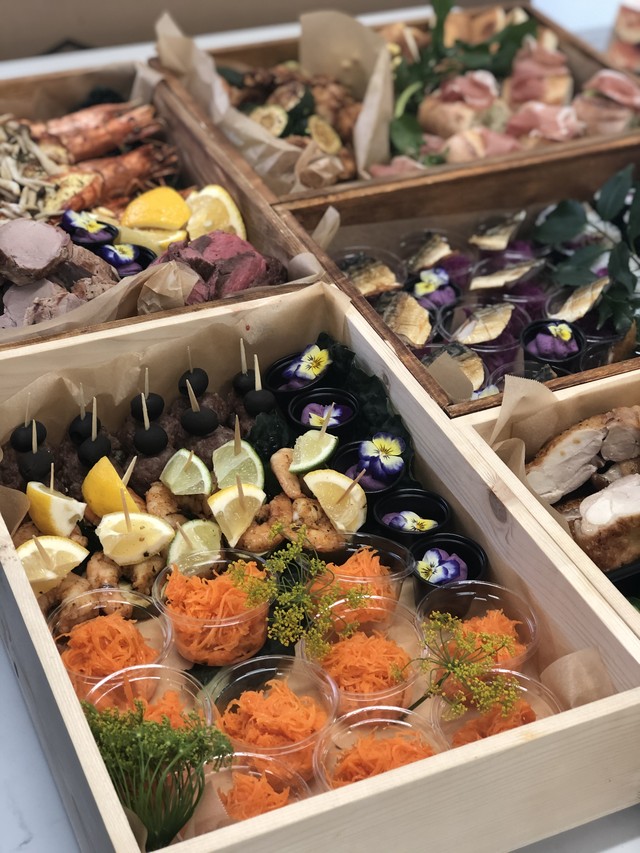 前川様 ケータリングbox デザートbox Duecatering 前川様 ケータリングbox デザートbox Duecatering