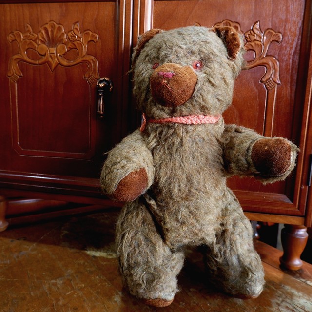 ヨーロッパ アンティーク 小さな赤目にニットリボンのテディベア 羊毛 ヴィンテージ ぬいぐるみ 古着屋 Sputonic